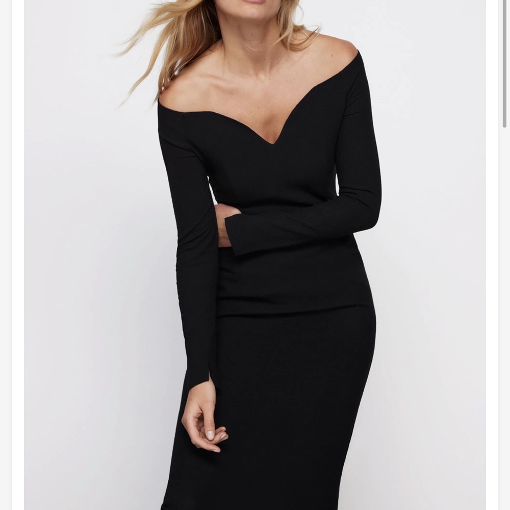 LIMITED EDITION SWEETHEART NECKLINE DRESS